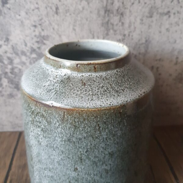 vase - Image 2