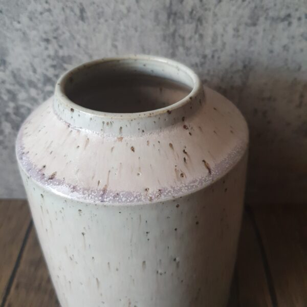 vase - Image 2
