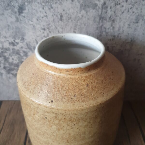 vase - Image 2