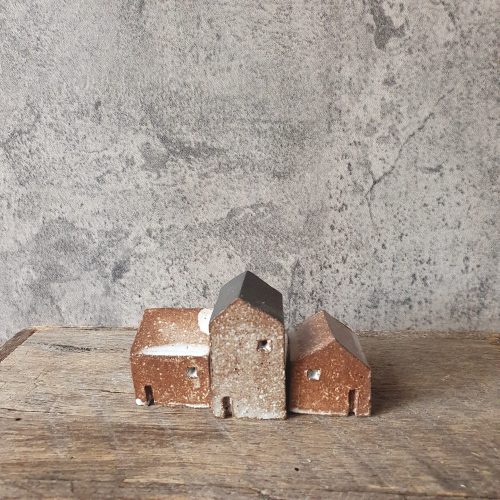 Set-of-tiny-houses-4