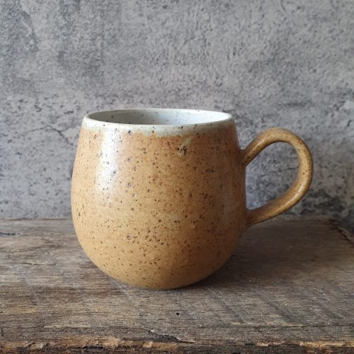 hug-mug-yellow